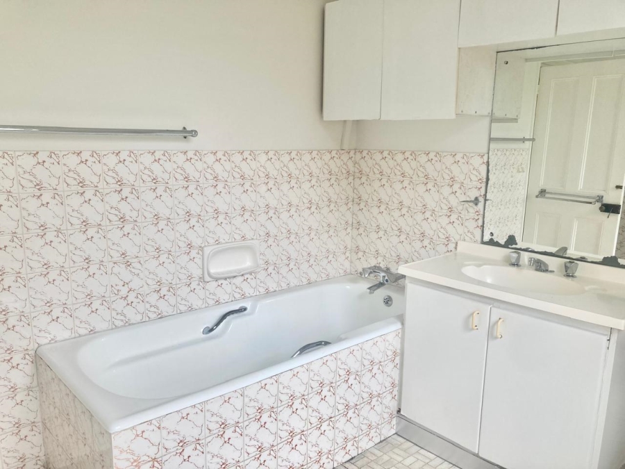 To Let 5 Bedroom Property for Rent in Rondebosch Western Cape